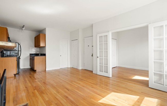 1 bed, 1 bath, $2,700, Unit 4R