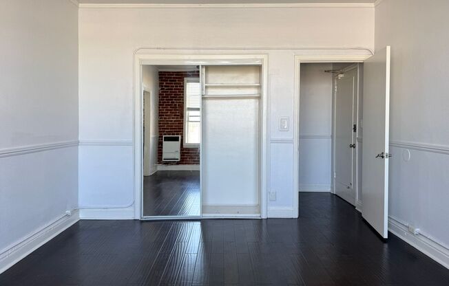 Studio, 1 bath, 450 sqft, $1,495, Unit 416