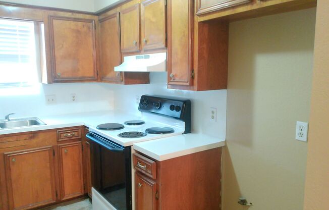 3 beds, 2 baths, $1,595