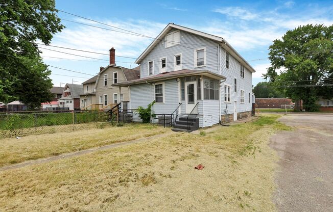 2229-2231 E 5th Ave