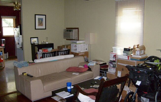 (572) - 1447 Williamson Street