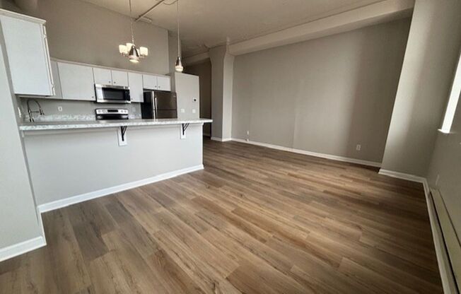 2 beds, 2 baths, 937 sqft, $1,479, Unit 512