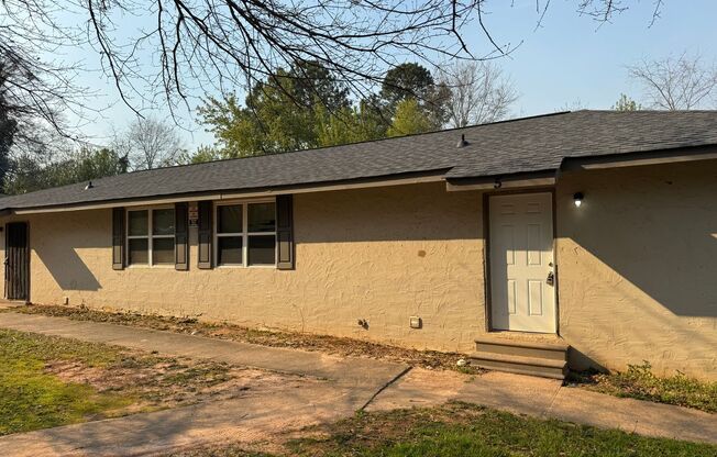 2 Bed 1 Bath Duplex