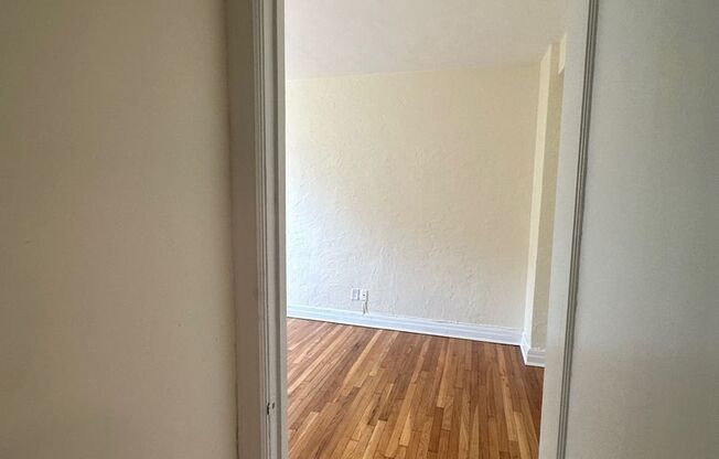 2 beds, 2 baths, 1,303 sqft, $2,200, Unit New King Edward 202