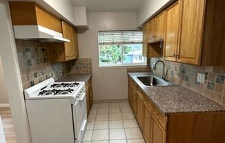 2 beds, 1 bath, 900 sqft, $2,295, Unit 2205