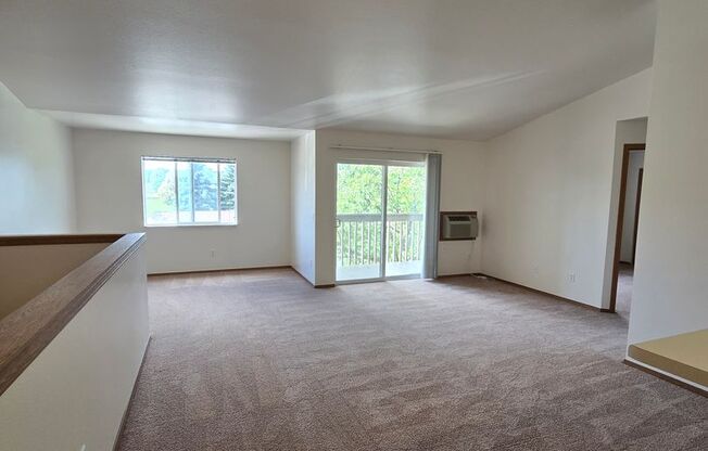 2 beds, 1 bath, 856 sqft, $1,269, Unit PL   7605