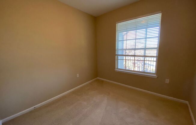 3 beds, 2 baths, $1,699, Unit # 229