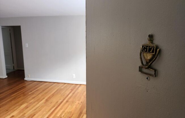2 beds, 1 bath, 897 sqft, $2,305, Unit G-17