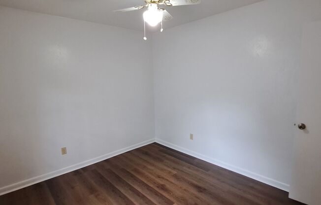 2 beds, 1 bath, $1,050