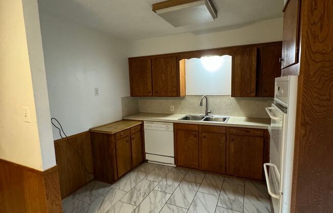 3 beds, 1 bath, $1,200