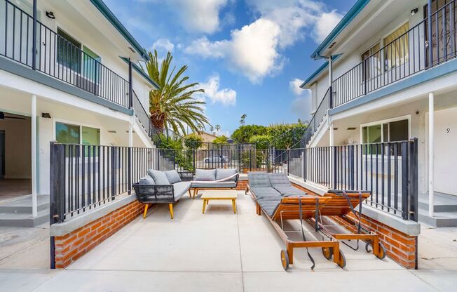 2 beds, 1 bath, $3,395, Unit 03