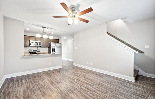 3 beds, 3 baths, $1,425, Unit # 201
