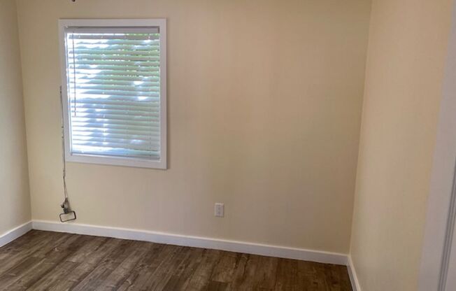2 beds, 1 bath, 800 sqft, $2,050, Unit C1