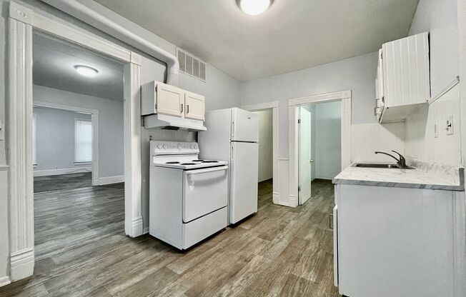 2 beds, 1 bath, 864 sqft, $1,295, Unit #2