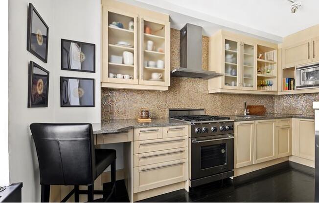 333 W 56 ST