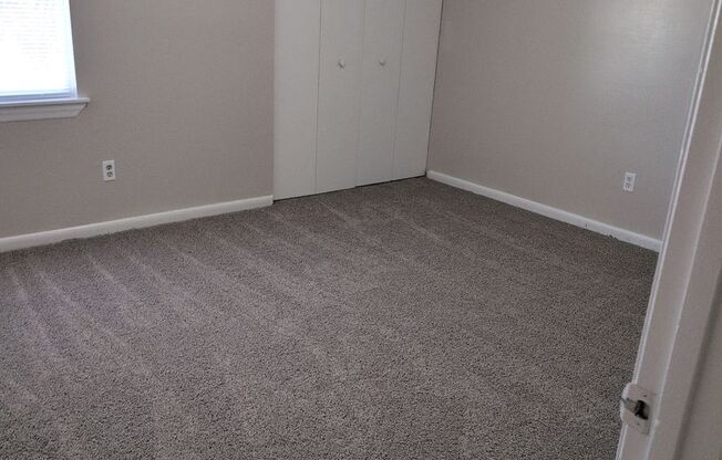 2 beds, 2 baths, 1,200 sqft, $1,350, Unit 32