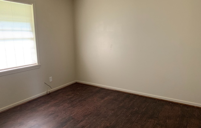 2 beds, 1 bath, $775