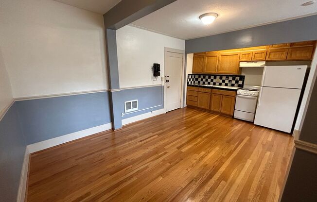 #362 BROADMORE APARTMENTS