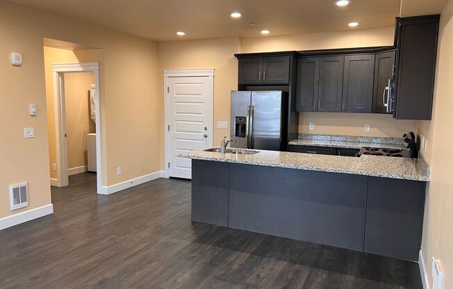 1 bed, 1 bath, 645 sqft, $1,595, Unit 211