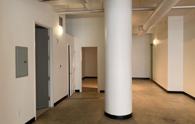 1 bed, 1 bath, 924 sqft, $3,095, Unit 1014-210