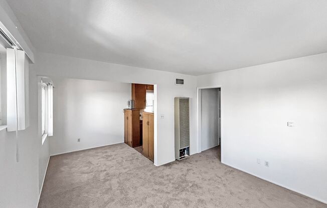1B 1BA Condo in University Heights w/ Reserved Parking!