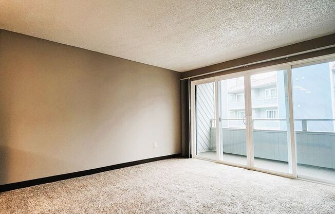 1 bed, 1 bath, 643 sqft, $1,275, Unit 227