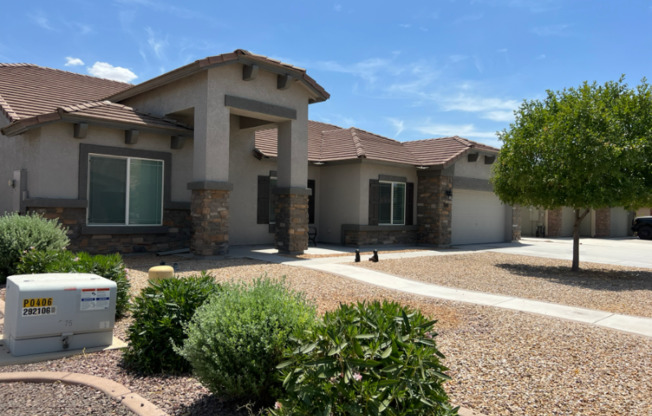 3733 E LARK