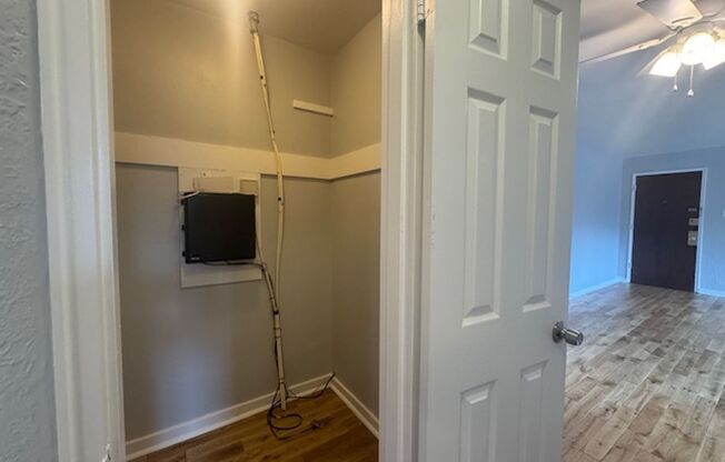 1 bed, 1 bath, 600 sqft, $1,399, Unit 5631 Rippey St. #A2