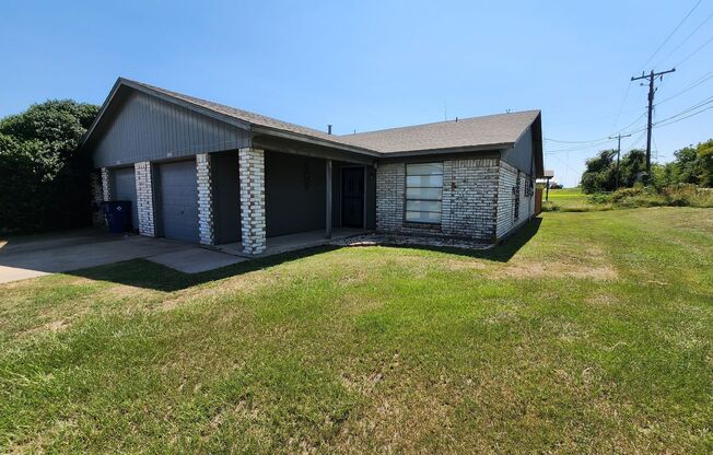 Cozy 2 Bedroom Duplex in Joshua