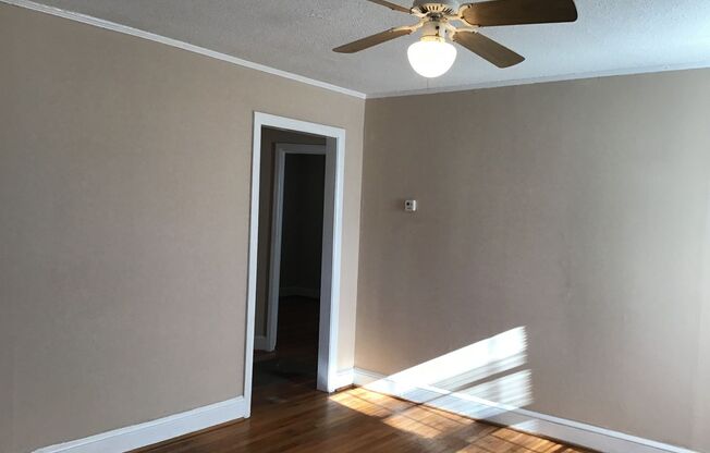 2 Bedroom Near Cherry Park!