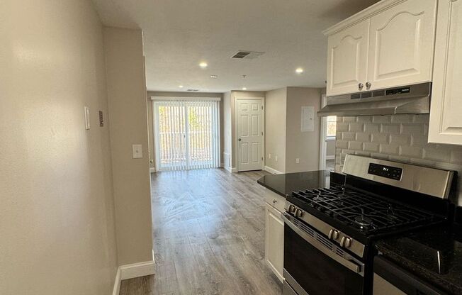 2 beds, 1 bath, 680 sqft, $2,425, Unit 23-38
