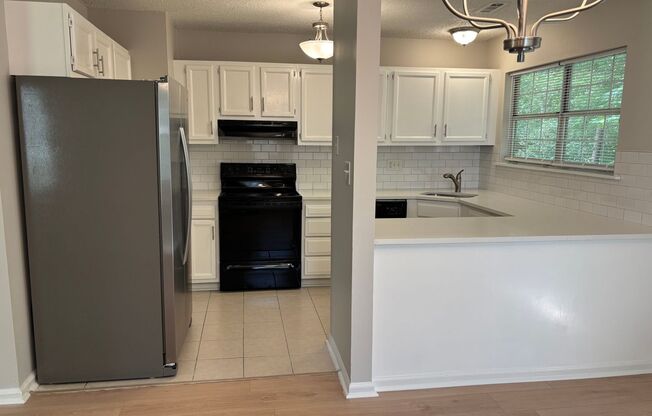 Move-in ready home in Old Oaks!