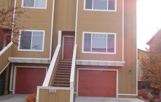 UNR friendly 3 Bedroom , 2.5 Bath Townhouse