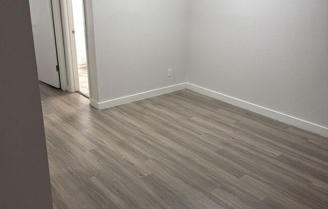 1 bed, 1 bath, 700 sqft, $999, Unit ELP2200-204