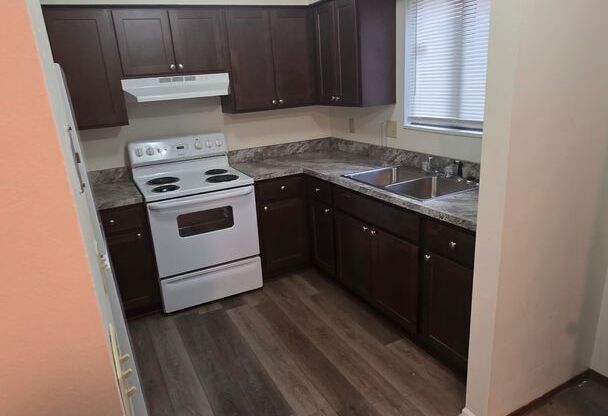 West Allis-3BD Townhouse