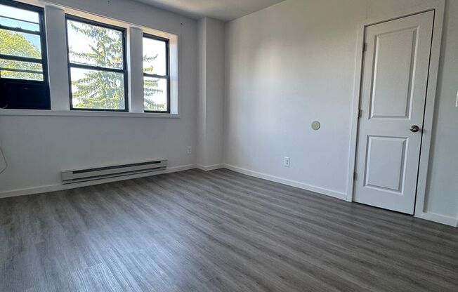 1 bed, 1 bath, $1,195, Unit 4L