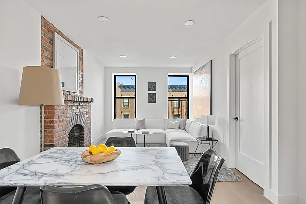 156 5 AVE