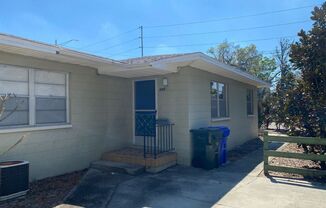 Spacious 2BR/1BA Duplex in Prime Lakeland Location – $1,300/month
