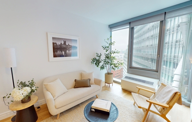 553 W 53 ST