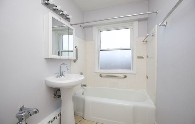 1 bed, 1 bath, $1,225, Unit 401