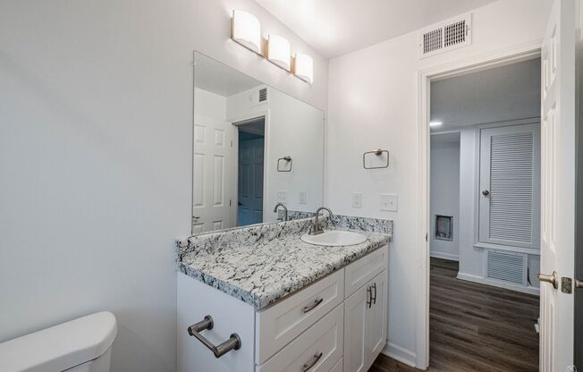 3 beds, 2 baths, 1,200 sqft, $1,995, Unit 2290-03