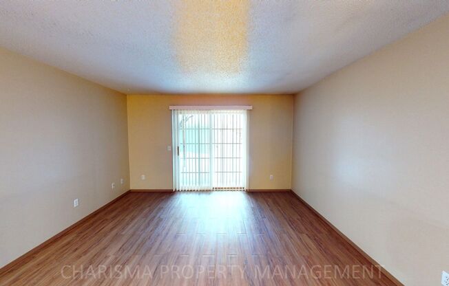 2 beds, 1 bath, 975 sqft, $999, Unit 1109 Teakwood Ave #9