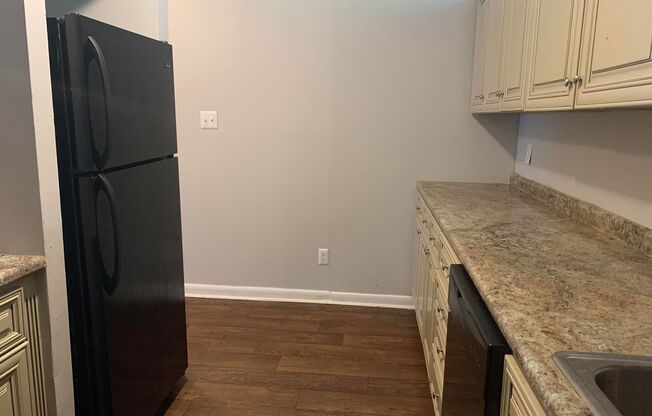 2 beds, 1 bath, 980 sqft, $1,490, Unit 25H