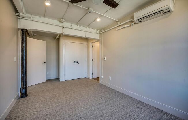 1 bed, 1 bath, 675 sqft, $1,800, Unit 219 N ALAMO #402