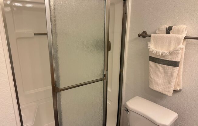 2 beds, 2 baths, 850 sqft, $3,010, Unit 841-01