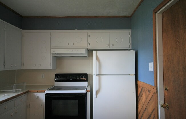 Newly Re-Modeled 3 Bedroom 2 Bath Home near Zia Elementary