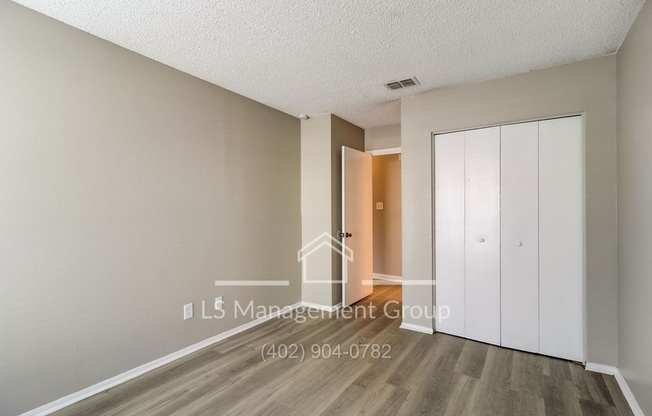 3 beds, 2 baths, 1,200 sqft, $1,295