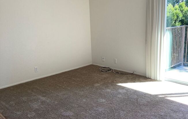 2 beds, 1.5 baths, 925 sqft, $2,395, Unit Thorne #06