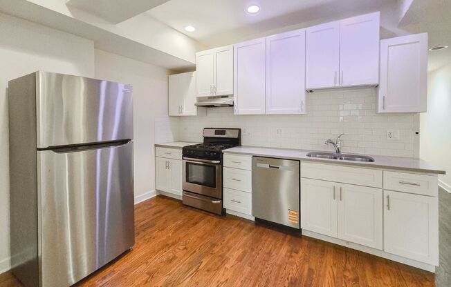 3 beds, 2 baths, 1,325 sqft, $2,995, Unit 1827L-G