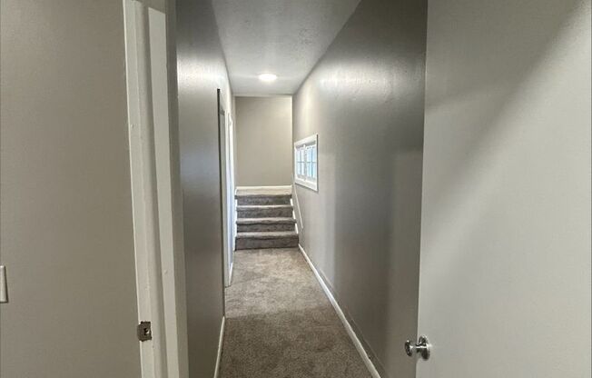 3 beds, 1 bath, 1,100 sqft, $1,149, Unit Unit 2